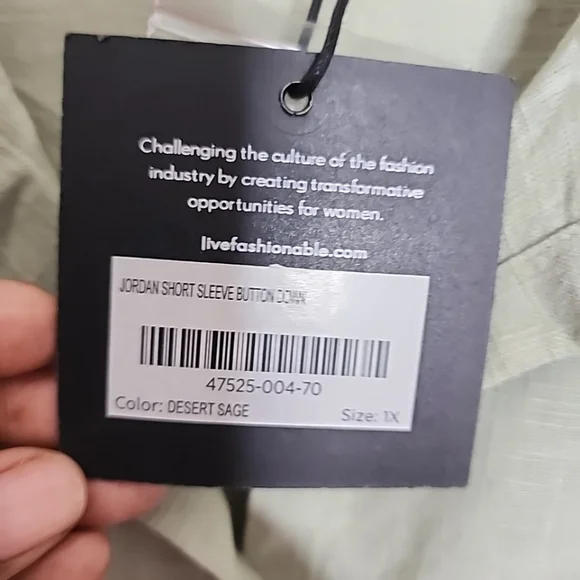 Able Jordan Short Sleeve Button Down. NWT size 1x..SOLD OUT ONLINE - Picture 5 of 6